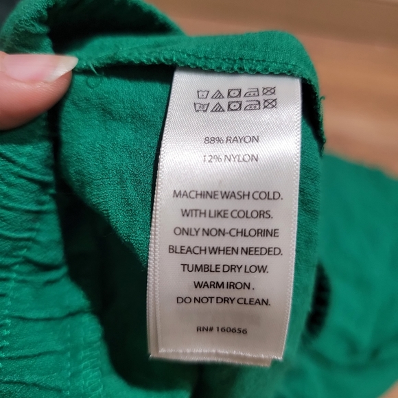 Green flowy linen like pants - Picture 5 of 5